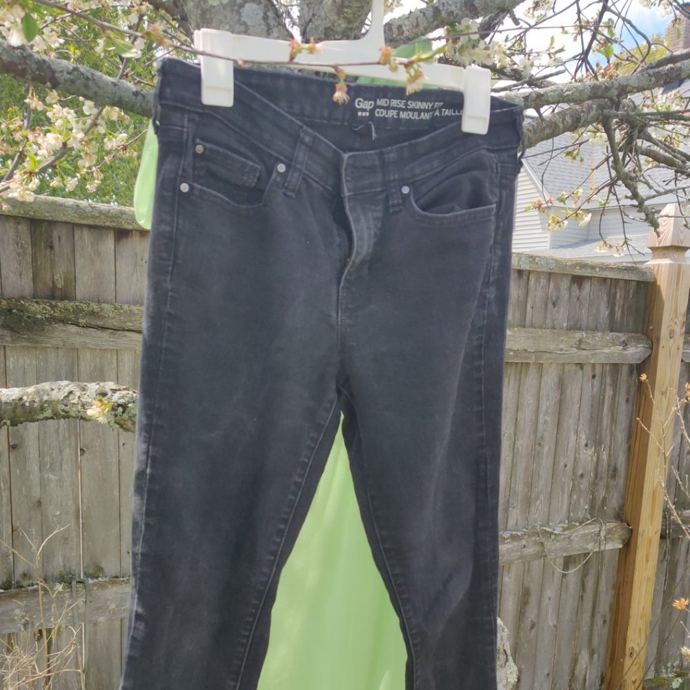 GAP-MID RISE TRUE SKINNY JEAN Black Washout 8/ 29R